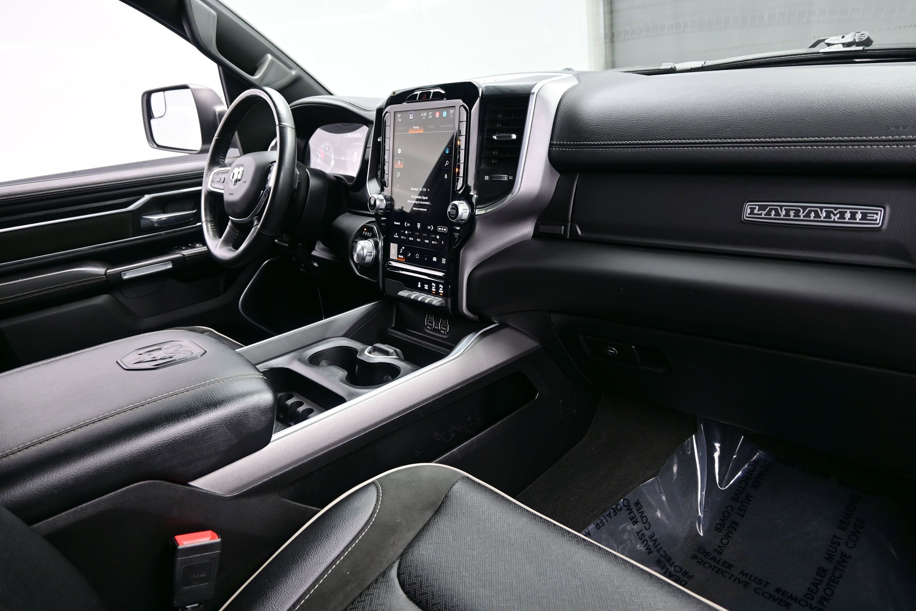 Used 2023 RAM 1500 Laramie AWD/4WD image 15