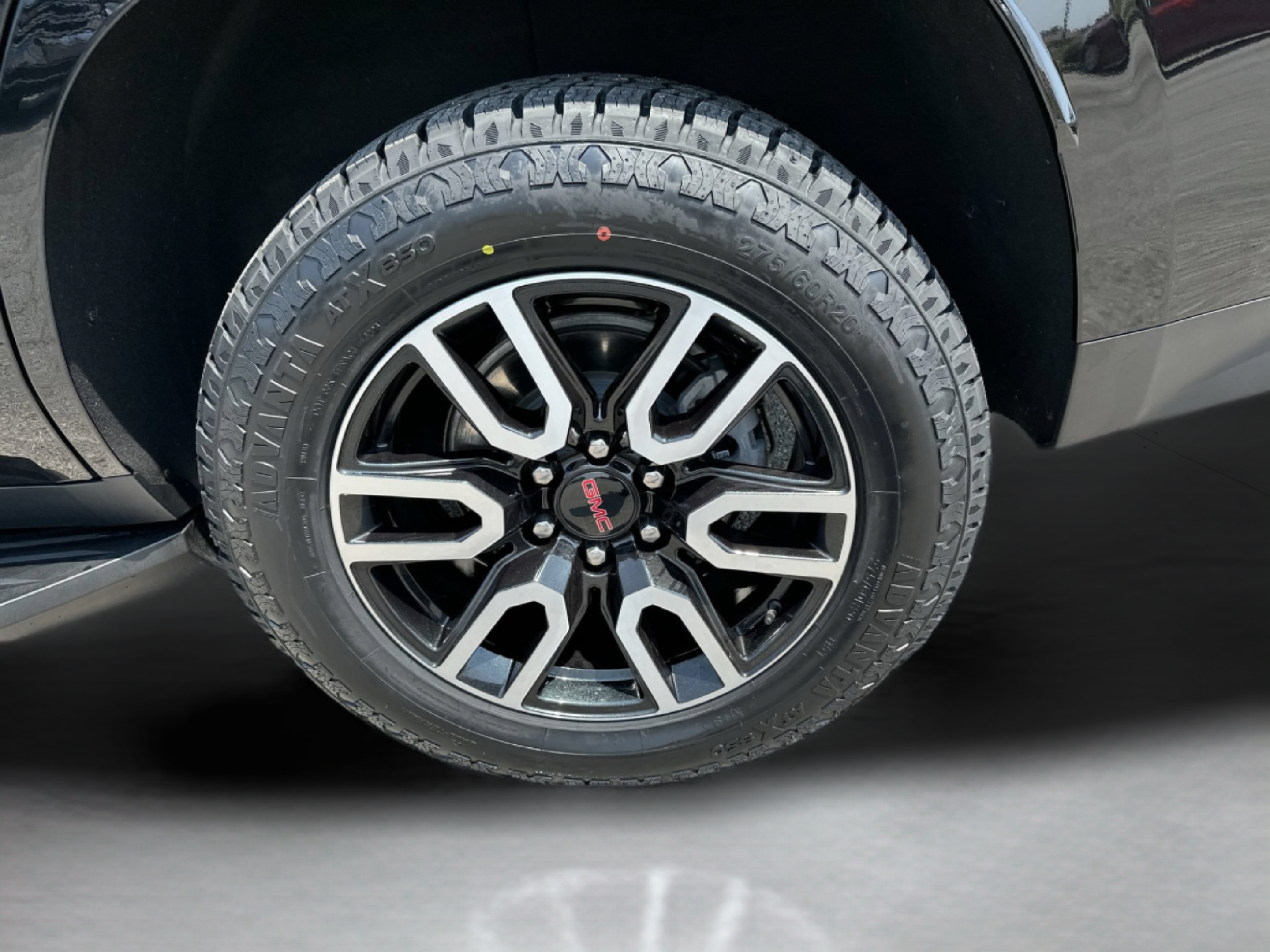 Used 2024 GMC Yukon AT4 w/ Technology Package AWD/4WD image 31