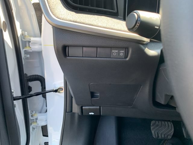 New 2026 Nissan Kicks SV w/ Interior Electronics Package AWD/4WD image 30