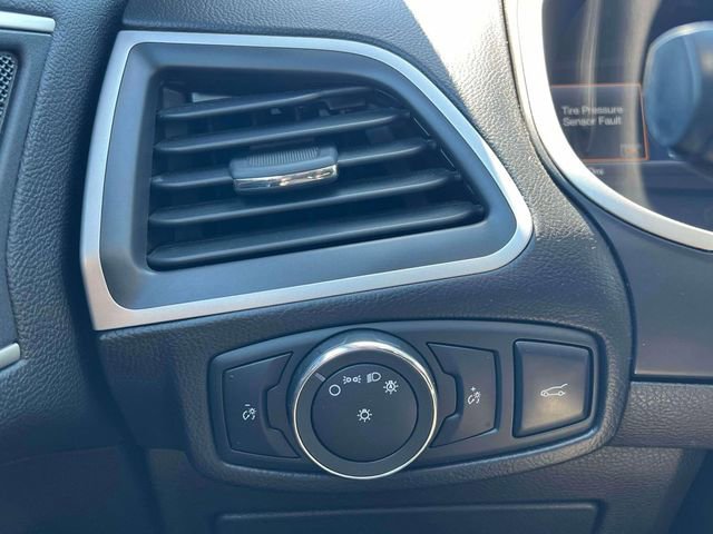 Used 2017 Ford Edge SEL w/ Equipment Group 201A AWD/4WD image 16