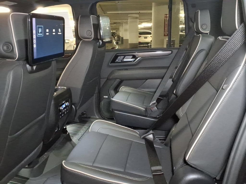 New 2026 GMC Yukon XL Elevation w/ Elevation Premium Package RWD image 8