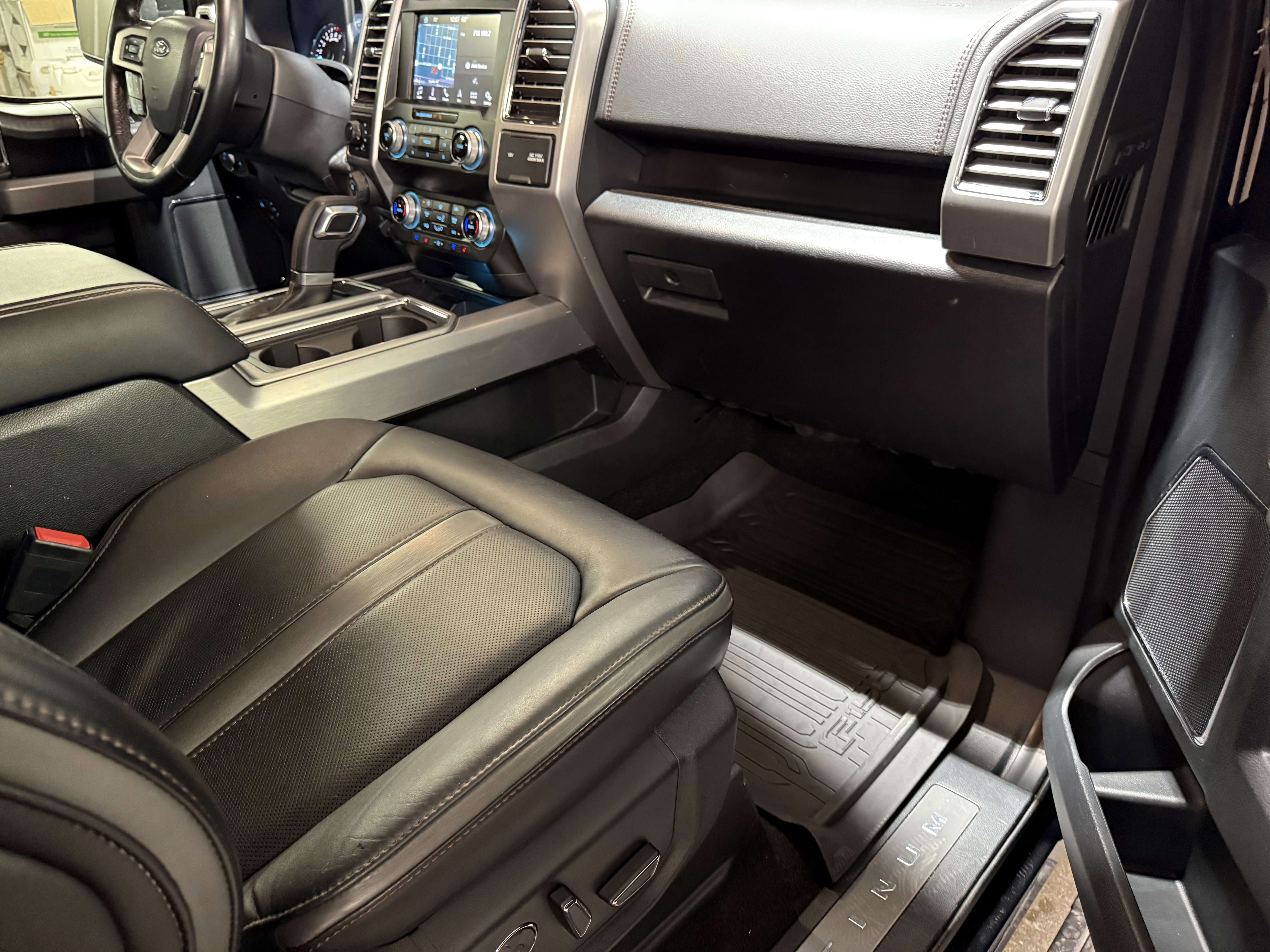 Used 2019 Ford F150 Platinum w/ Equipment Group 701A Luxury image 28