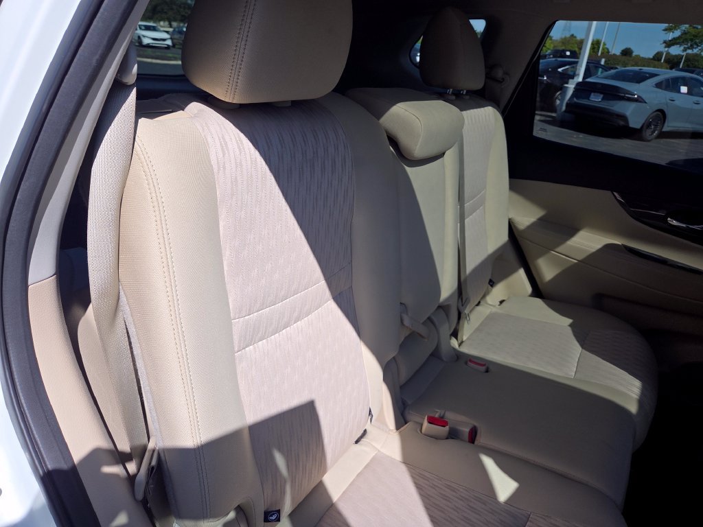 Used 2019 Nissan Rogue SV w/ Sun & Sound Touring Package AWD/4WD image 29