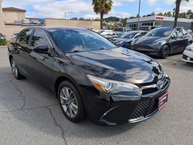 Used 2016 Toyota Camry SE FWD video 3