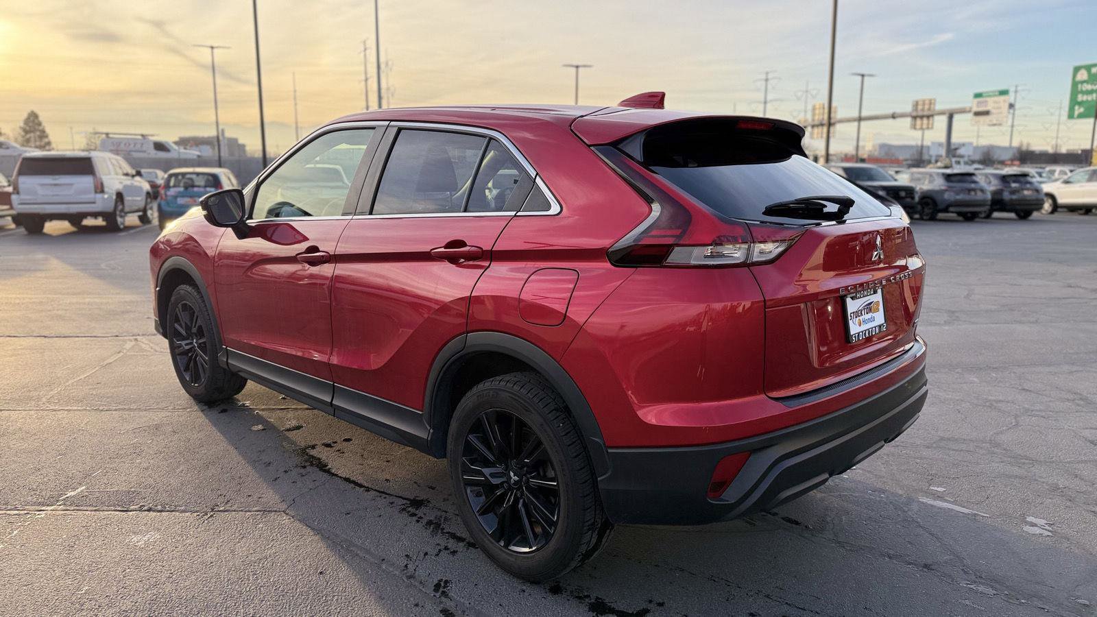 Used 2023 Mitsubishi Eclipse Cross LE image 8