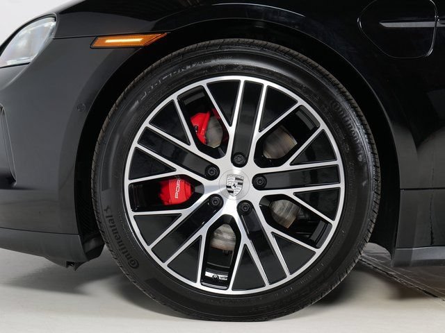 New 2026 Porsche Taycan 4S AWD/4WD image 36