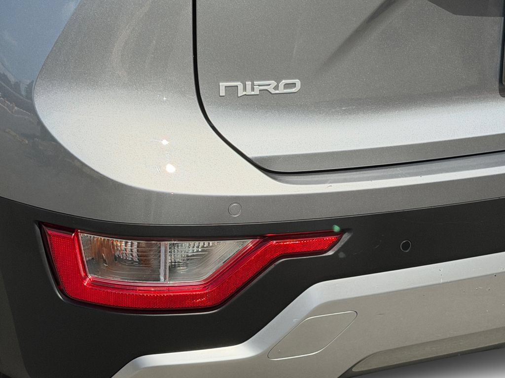 Certified 2023 Kia Niro EX FWD image 10