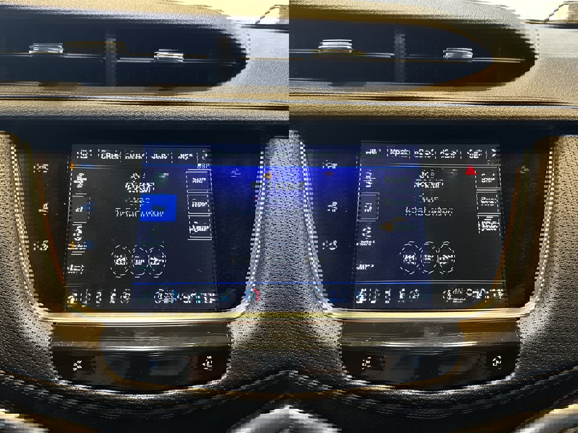 Used 2024 Cadillac XT5 Premium Luxury w/ Technology Package image 15