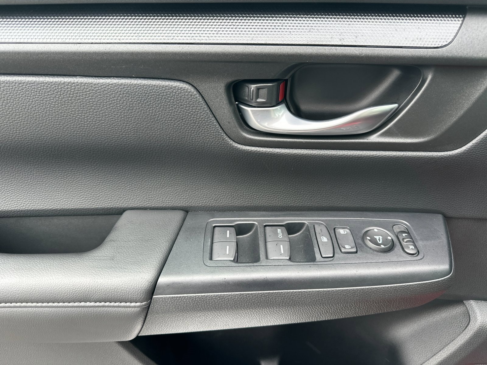 Used 2023 Honda CR-V LX image 10