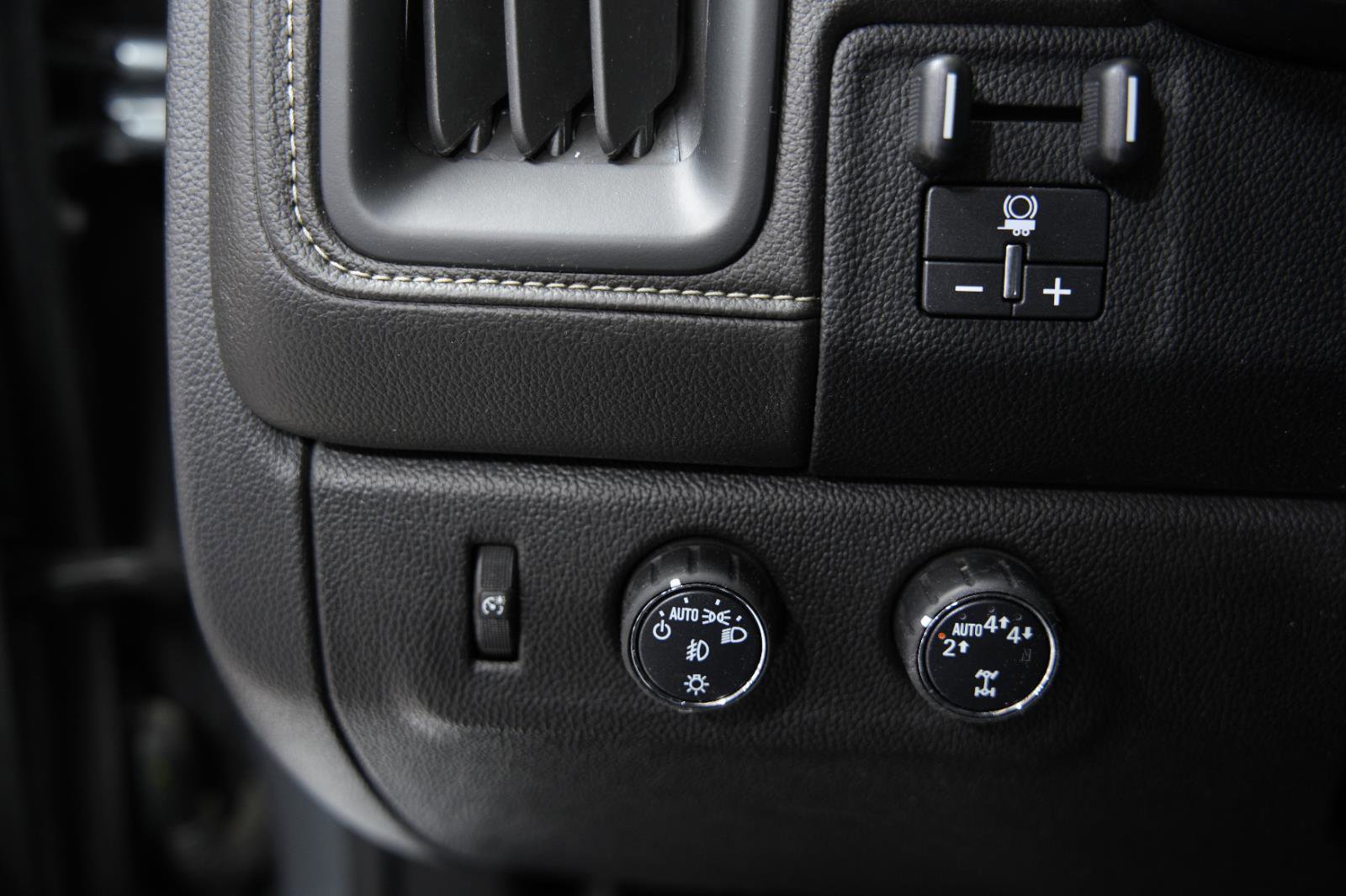 Used 2019 GMC Canyon Denali image 24