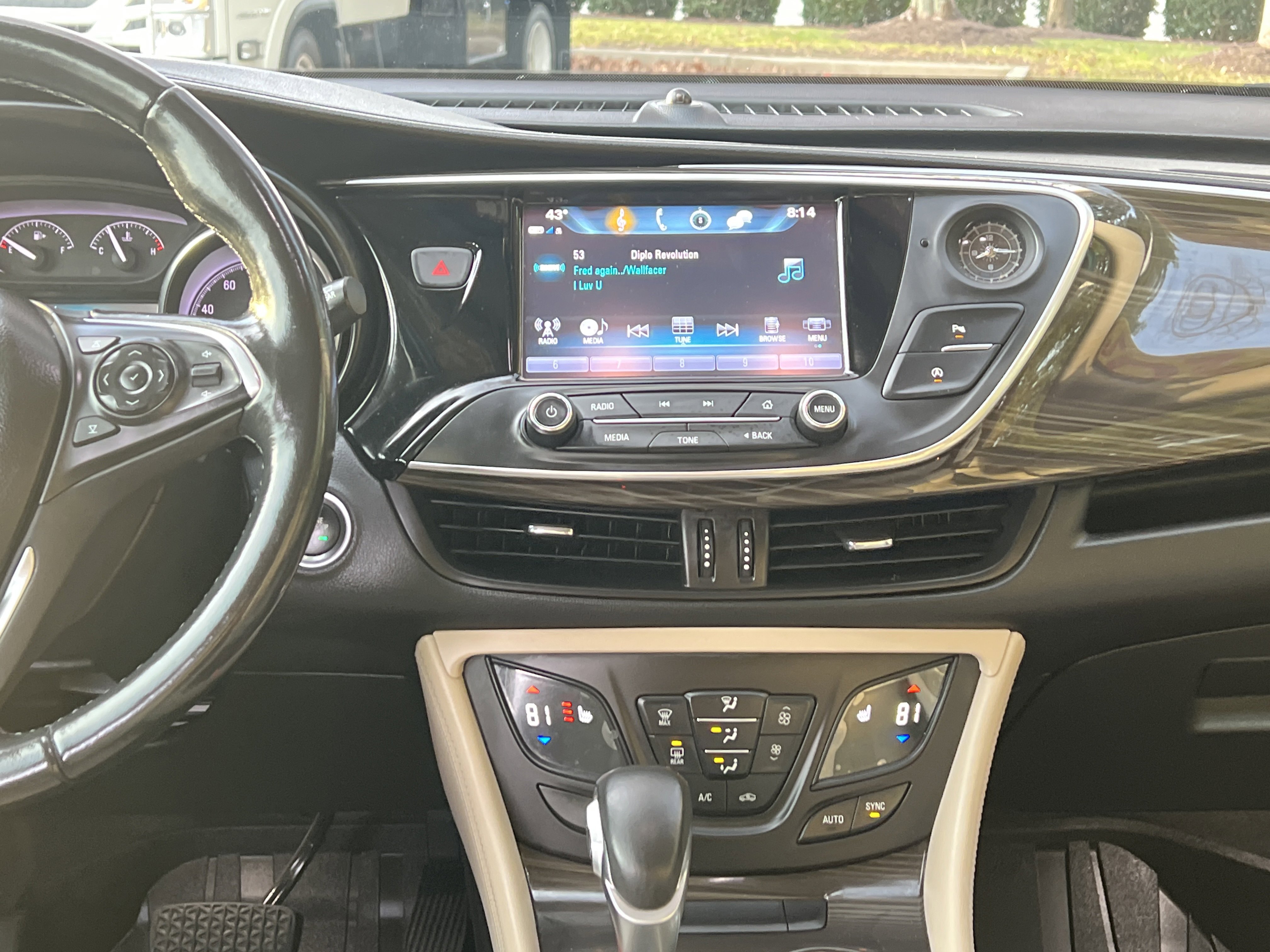 Used 2020 Buick Envision Essence image 29