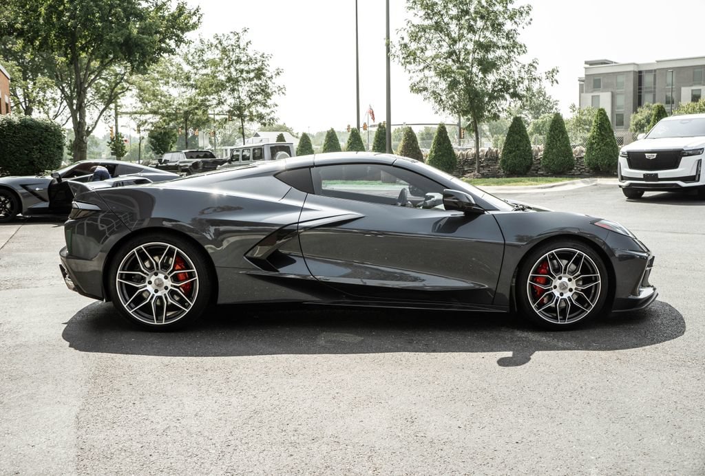 Used 2020 Chevrolet Corvette Stingray Preferred Cpe w/ 2LT Preferred Equipment Group RWD image 3