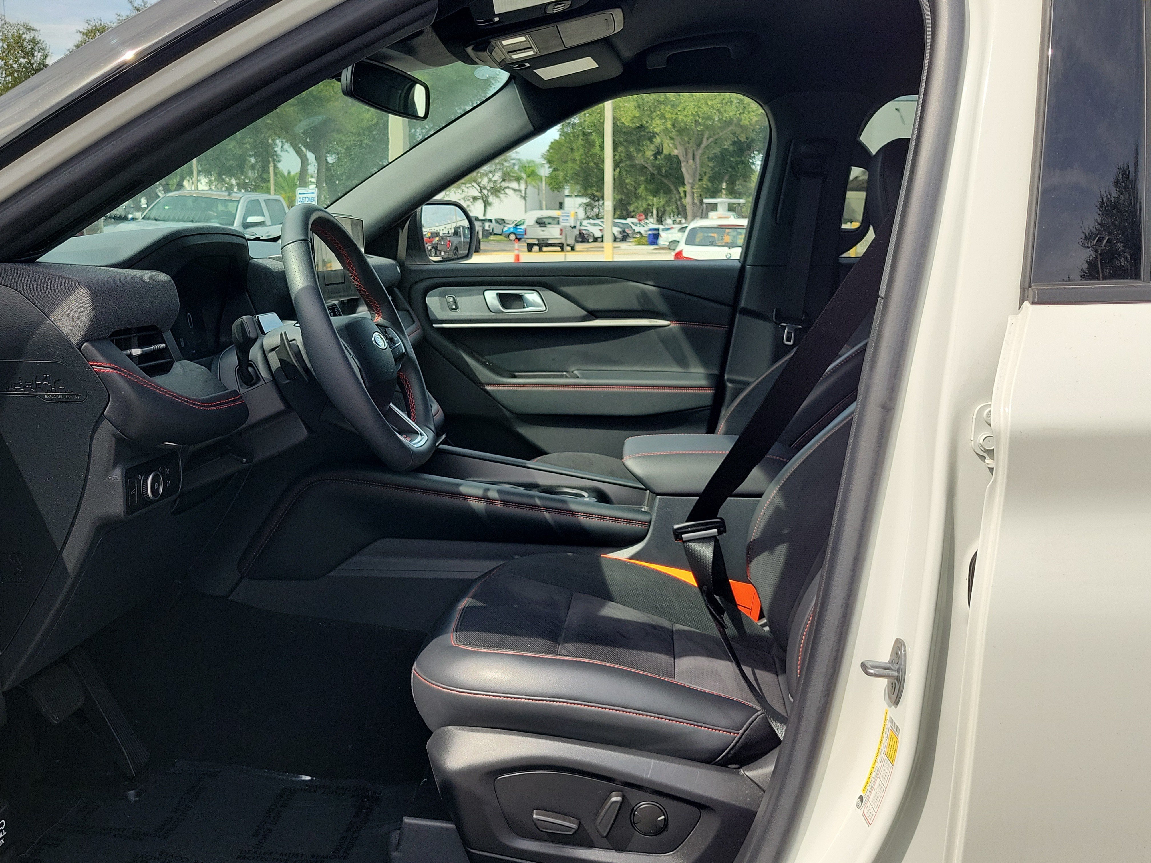 Certified 2025 Ford Explorer ST AWD/4WD image 22