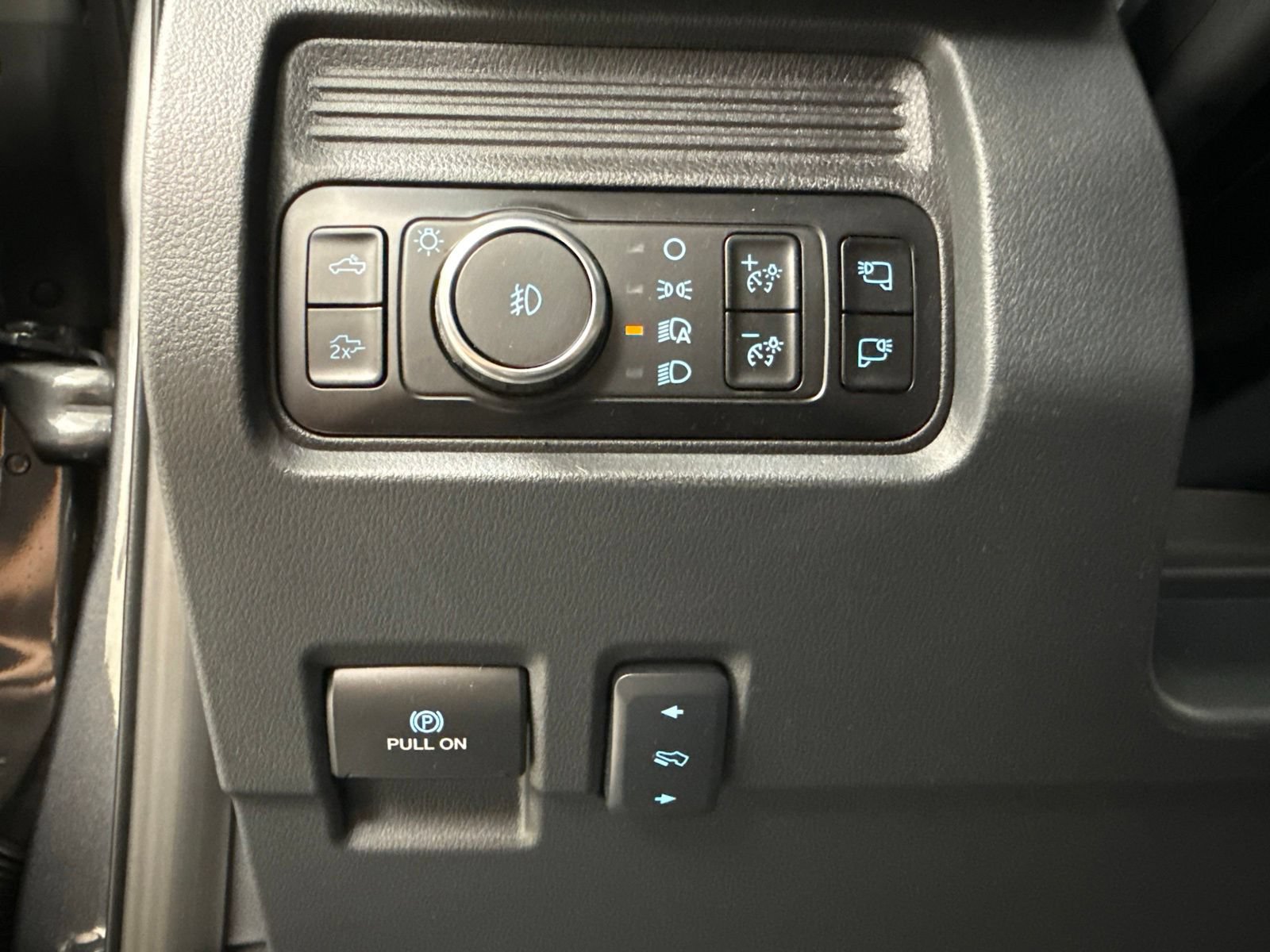 New 2026 Ford F250 Lariat w/ Black Appearance Package AWD/4WD image 18