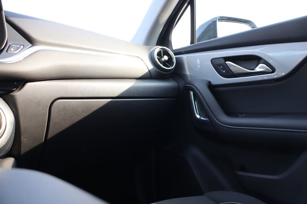 Used 2023 Chevrolet Blazer LT w/ Midnight/Sport Edition image 37