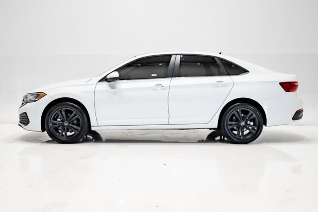 Used 2024 Volkswagen Jetta SE w/ Panoramic Sunroof Package FWD image 20