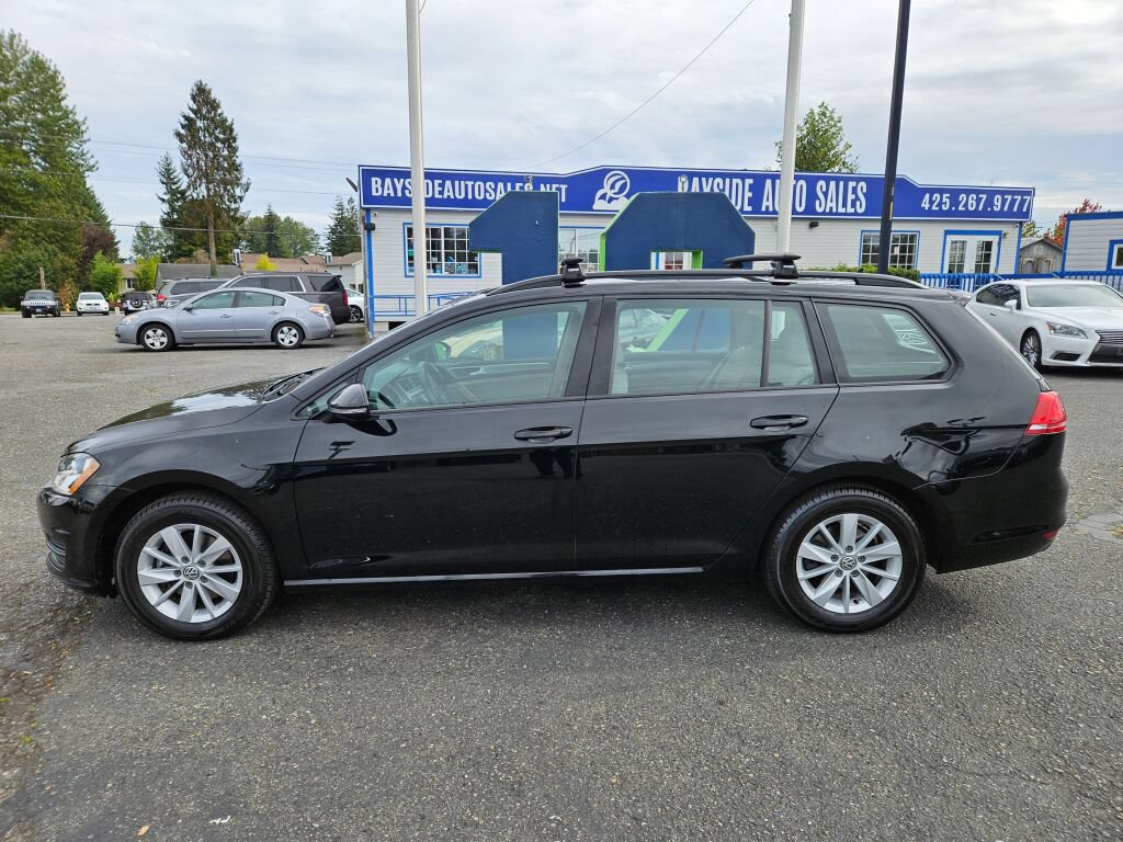 Used 2016 Volkswagen Golf S FWD image 2