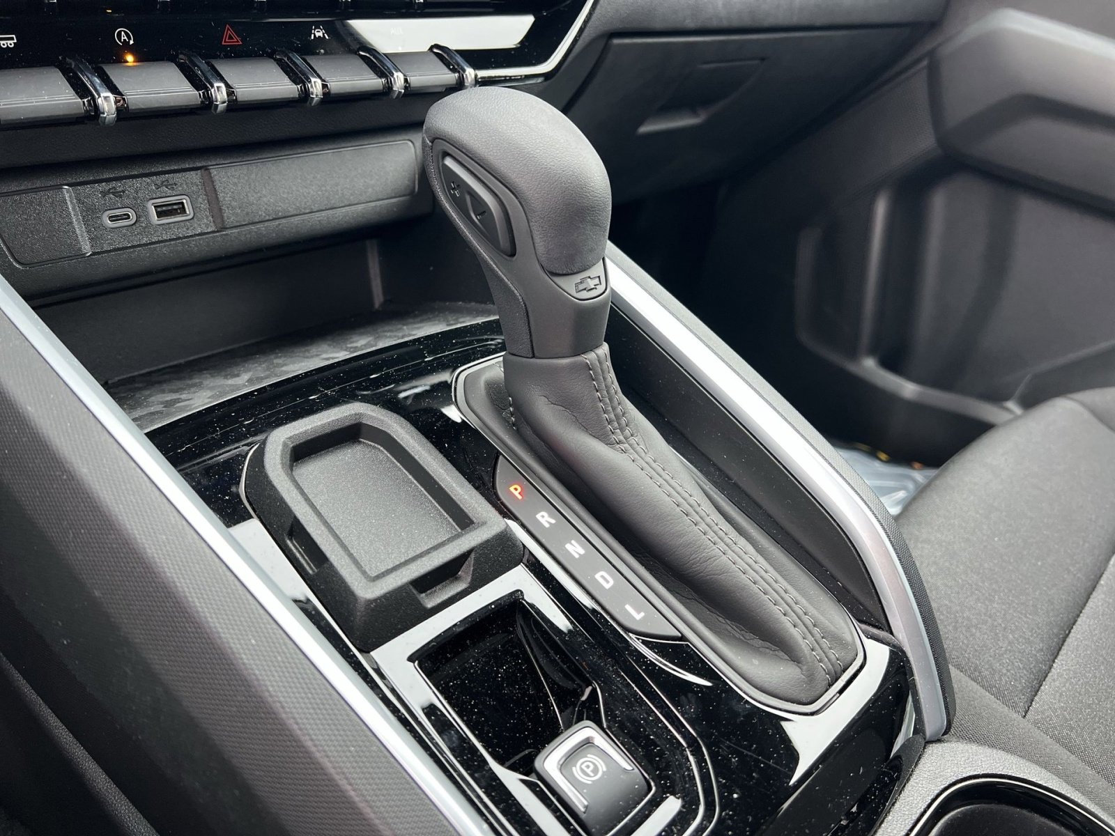 Used 2024 Chevrolet Colorado W/T image 22