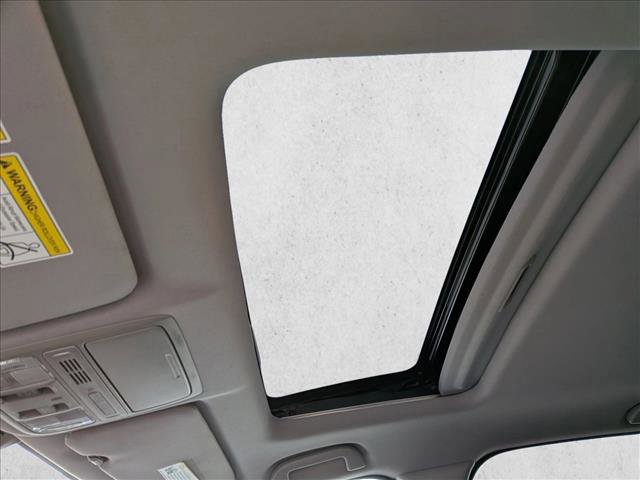 Used 2018 Honda CR-V Touring image 17