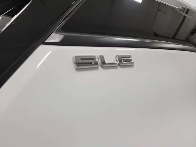 Used 2020 GMC Terrain SLE w/ Driver Convenience Package image 13