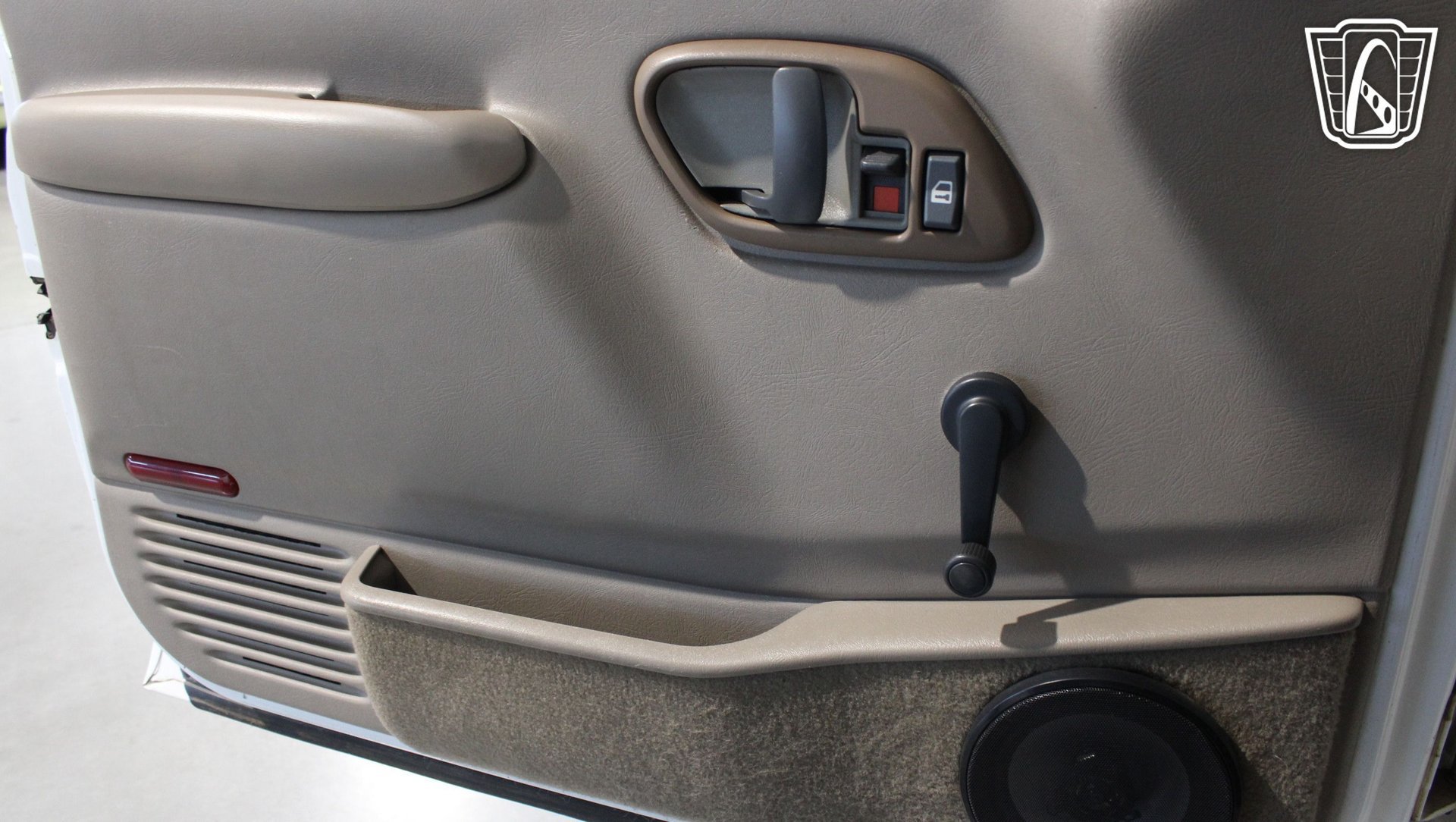 Used 1999 Chevrolet Tahoe 4WD 2-Door image 37