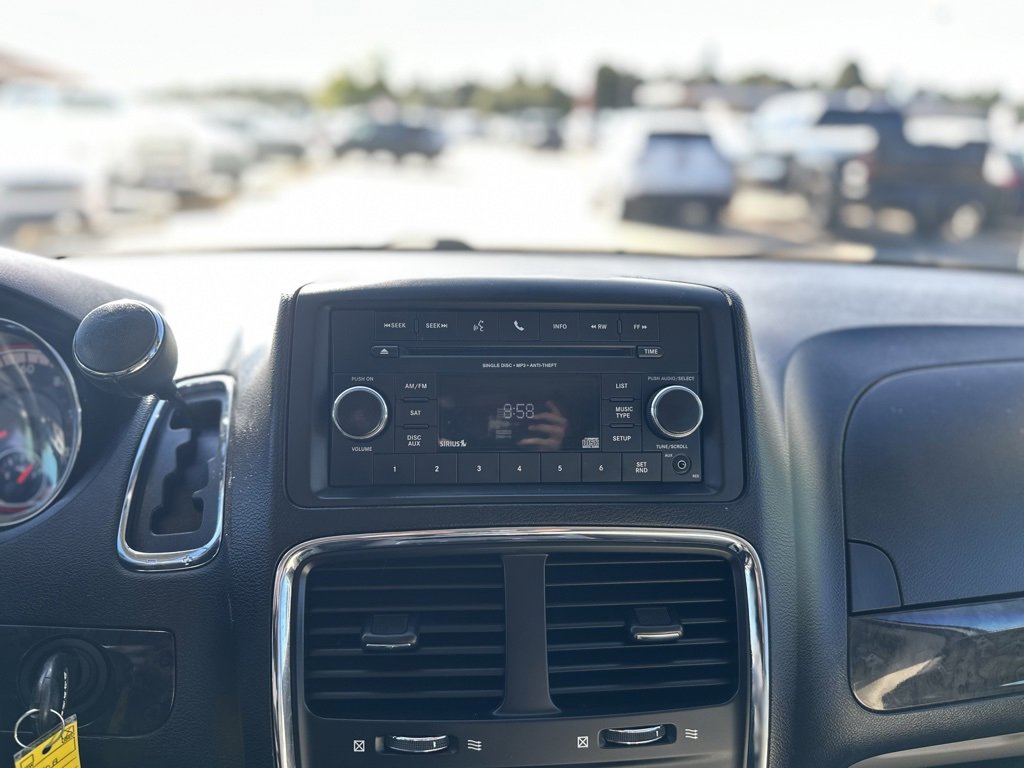 Used 2014 Dodge Grand Caravan SXT w/ UConnect Hands-Free Group image 20