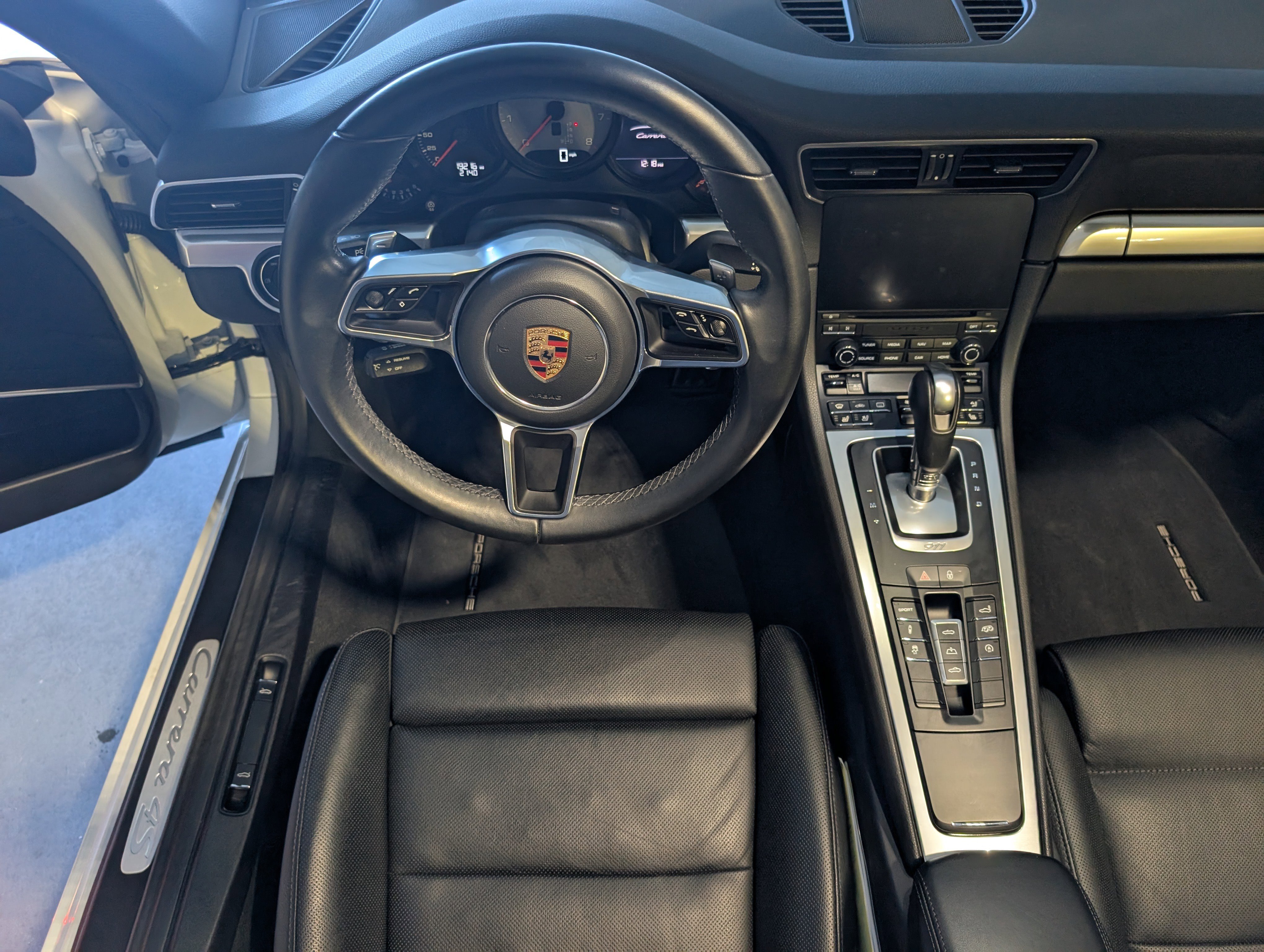 Used 2018 Porsche 911 Carrera 4S image 7