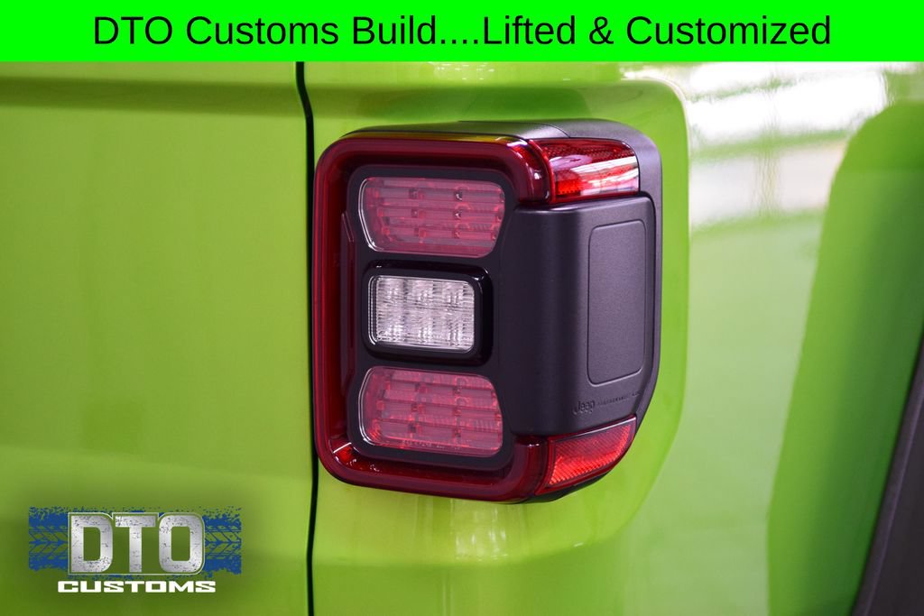 Used 2025 Jeep Gladiator Rubicon w/ Safety Group AWD/4WD image 21