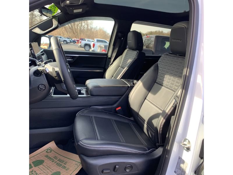 Used 2025 GMC Sierra EV Denali image 5