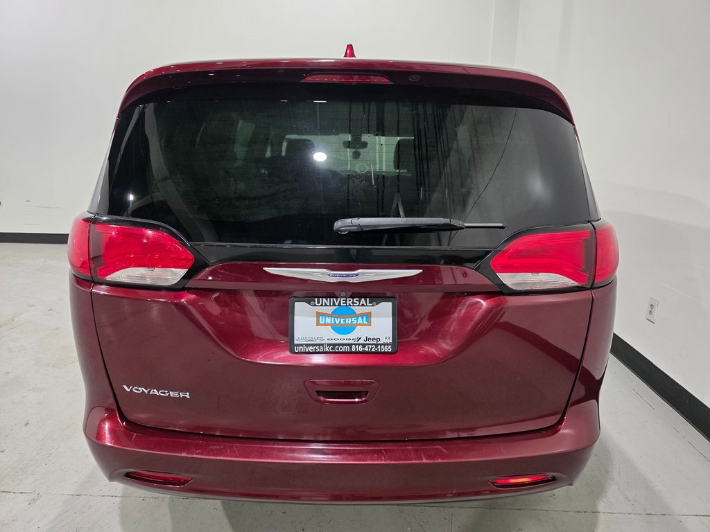 Used 2020 Chrysler Voyager Lxi image 27