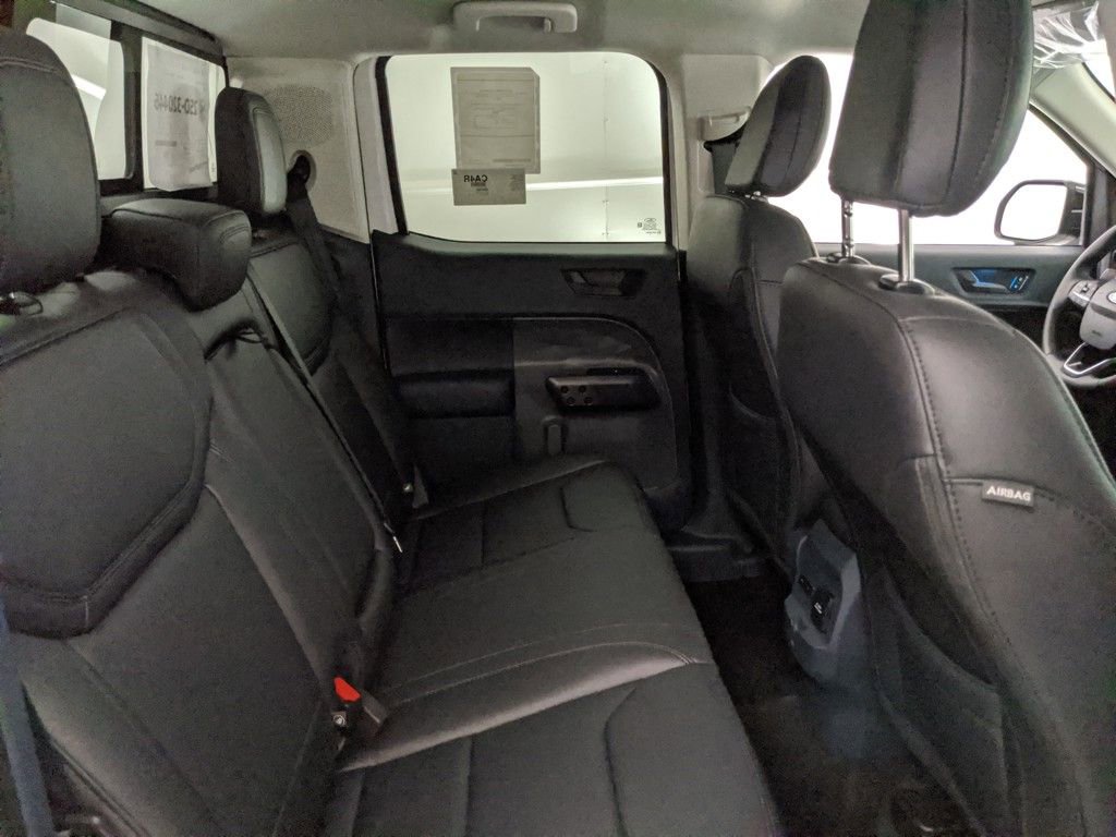 New 2025 Ford Maverick Lariat w/ Black Appearance Package image 25