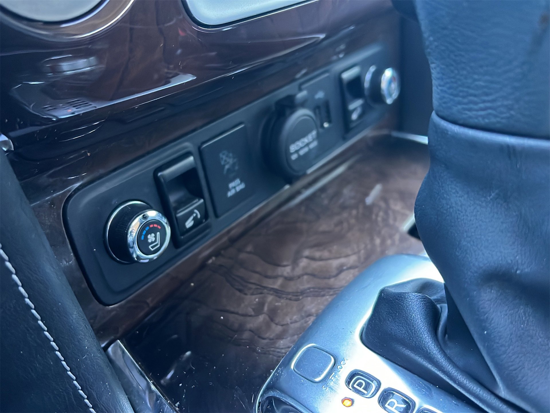 Certified 2018 INFINITI QX80 4WD w/ Deluxe Technology Package image 24