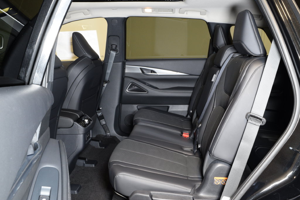 New 2027 INFINITI QX60 Luxe w/ Cargo Package AWD/4WD image 30