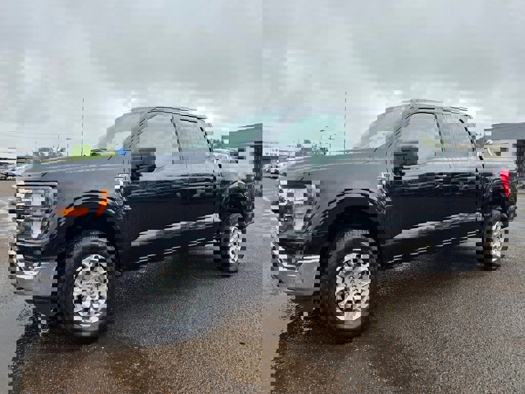 Used 2023 Ford F150 XLT image 1