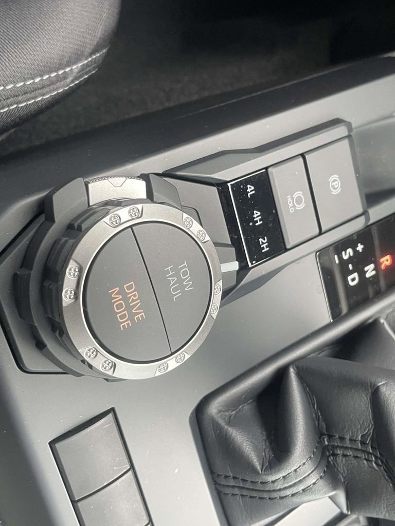 Used 2025 Toyota Tacoma TRD Sport AWD/4WD image 29