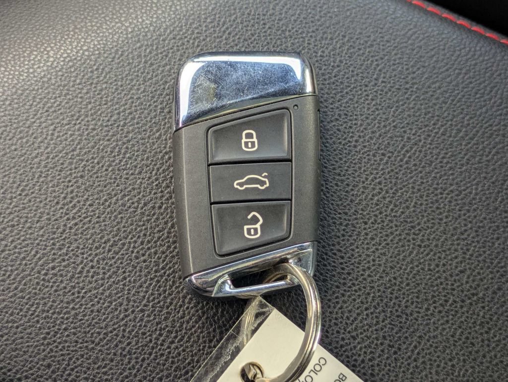 Certified 2025 Volkswagen Jetta GLI Autobahn FWD image 32