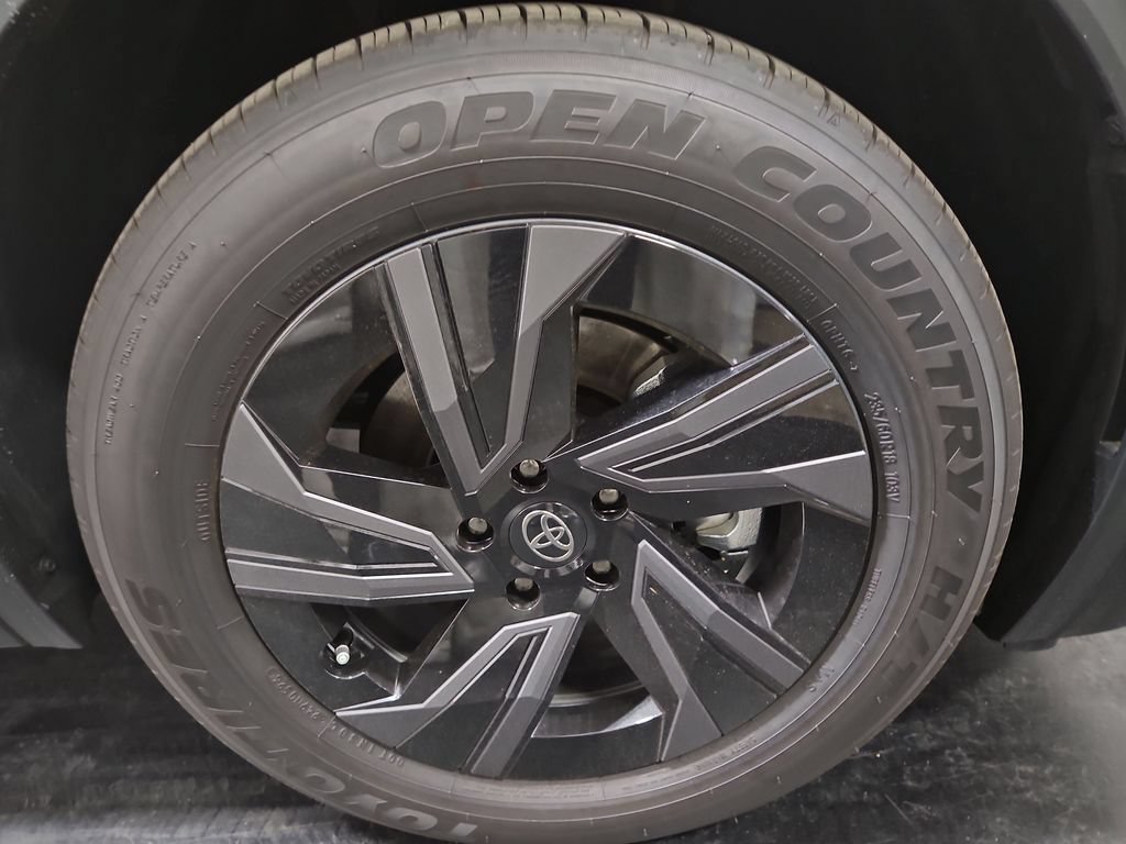 New 2026 Toyota C-HR AWD/4WD image 13