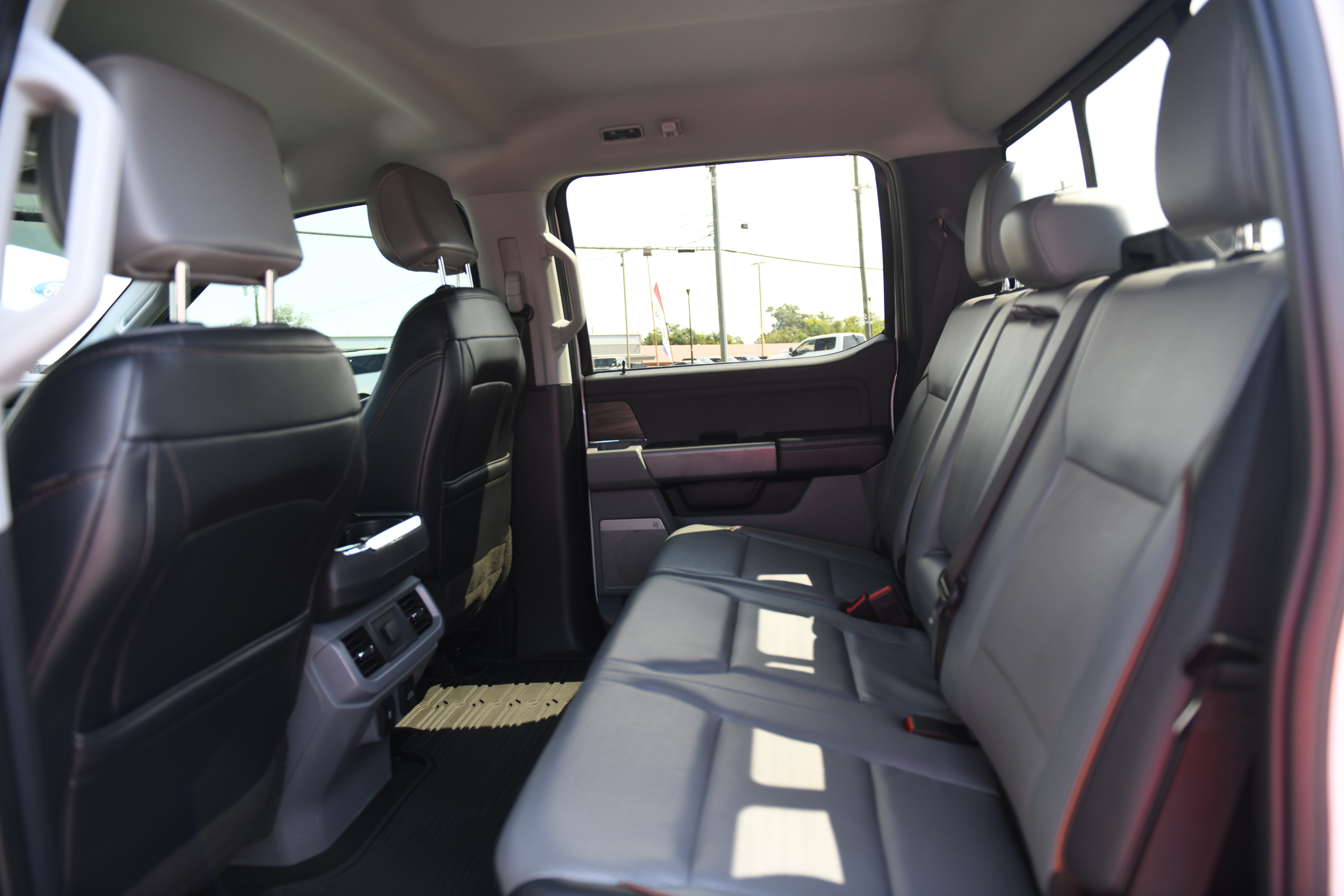 Used 2024 Ford F150 Lariat w/ Bed Utility Package AWD/4WD image 12