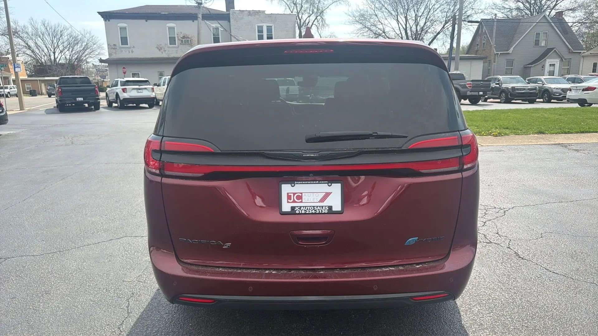 Used 2022 Chrysler Pacifica Touring-L w/ S Appearance Package image 6