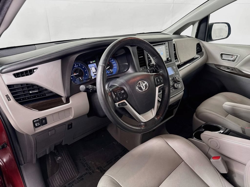 Used 2020 Toyota Sienna XLE FWD image 9