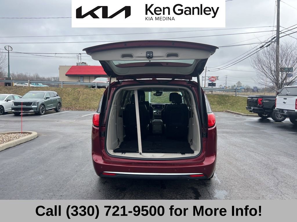 Used 2017 Chrysler Pacifica Touring-L Plus w/ Advanced Safetytec Group image 47