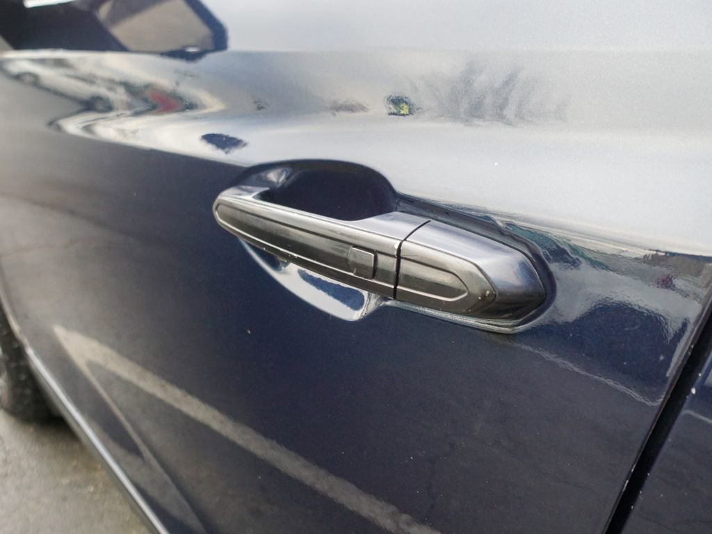 Used 2017 Cadillac XT5 FWD w/ LPO, Wheel Lock Package image 8