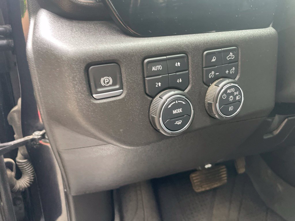 Used 2024 Chevrolet Silverado 1500 RST AWD/4WD image 10