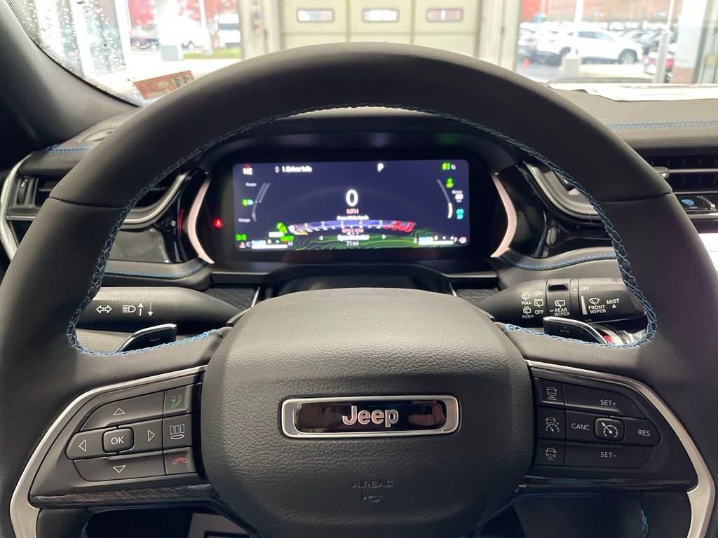 New 2024 Jeep Grand Cherokee Trailhawk w/ Advanced Protech Group II AWD/4WD image 16