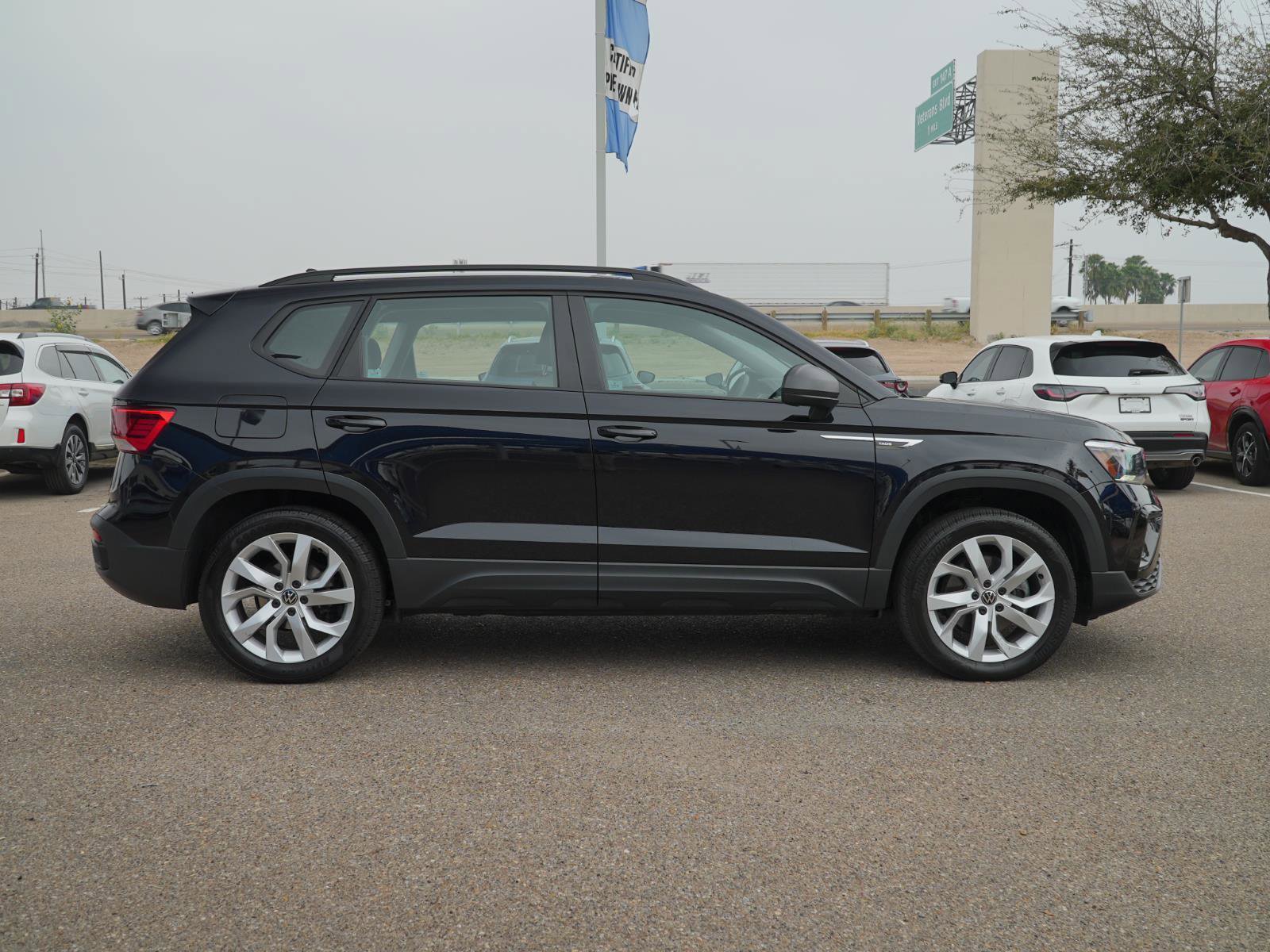 Used 2023 Volkswagen Taos S image 4