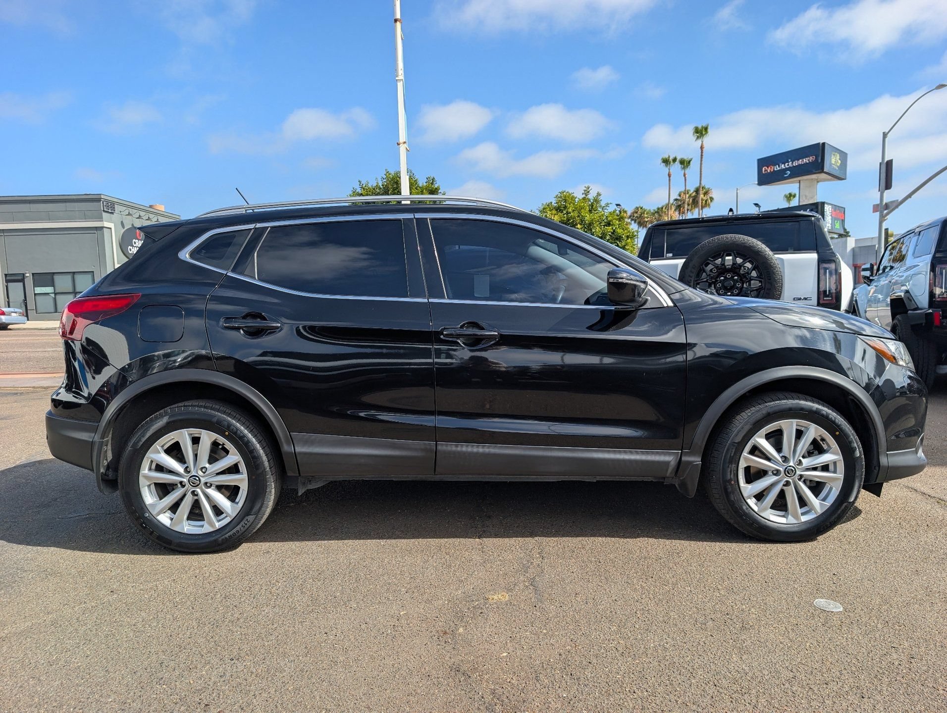 Used 2019 Nissan Rogue Sport SV FWD image 6