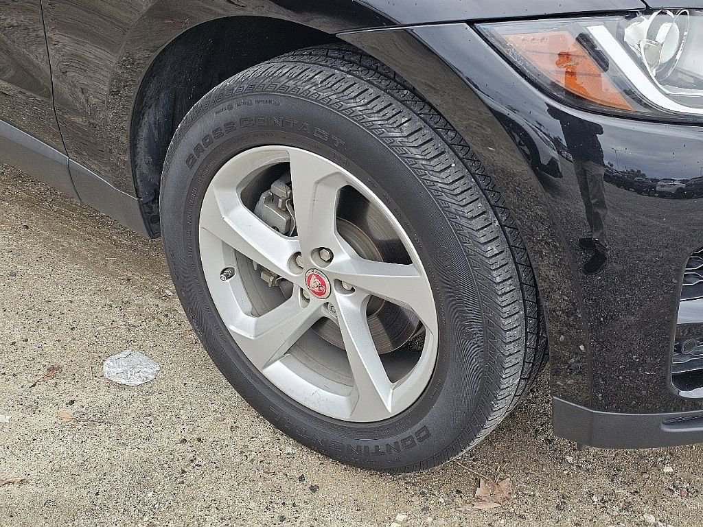 Used 2020 Jaguar F-PACE Premium image 14