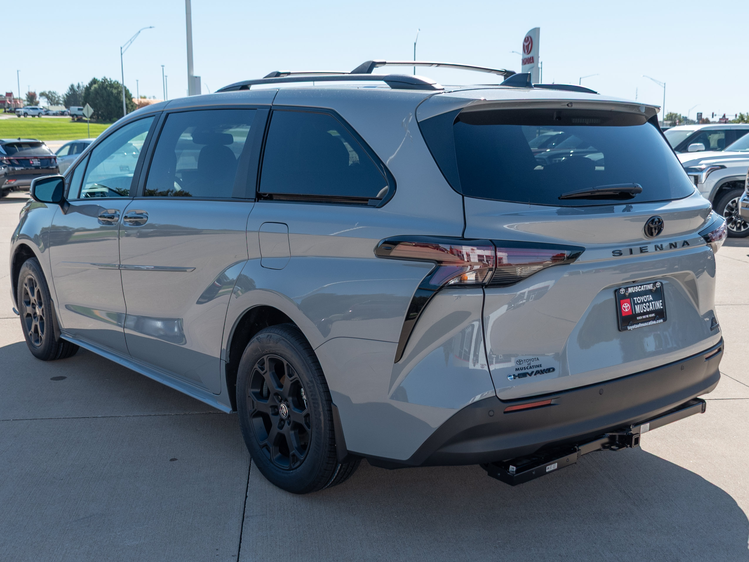 New 2026 Toyota Sienna XLE Woodland Edition AWD/4WD image 22