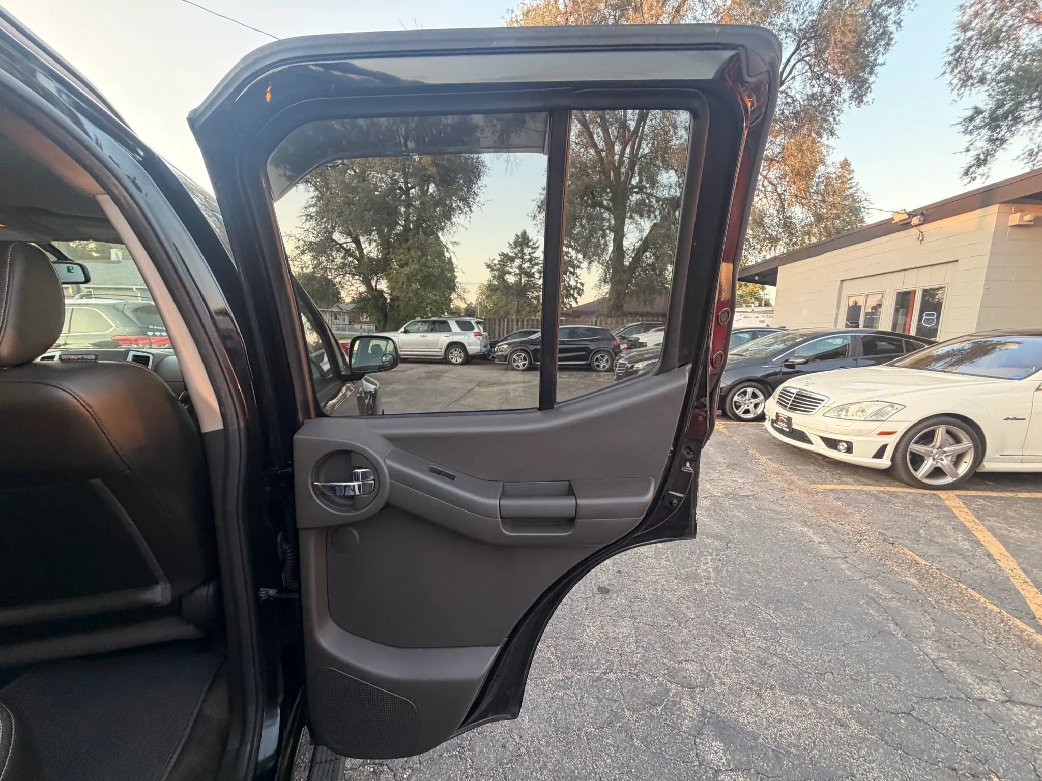 Used 2013 Nissan Xterra PRO-4X w/ Pro-4x Leather Pkg AWD/4WD image 26