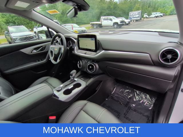 Certified 2025 Chevrolet Blazer LT w/ Sound & Technology Package AWD/4WD image 30